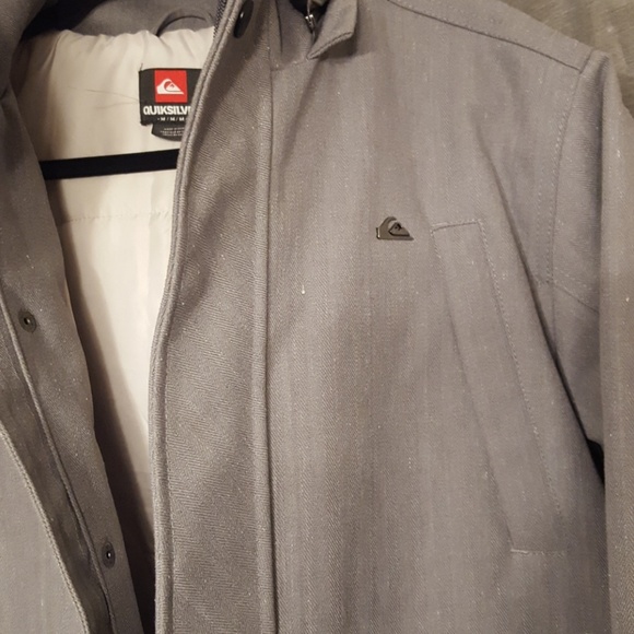 Quicksilver Snowboarding Jacket - Picture 4 of 8